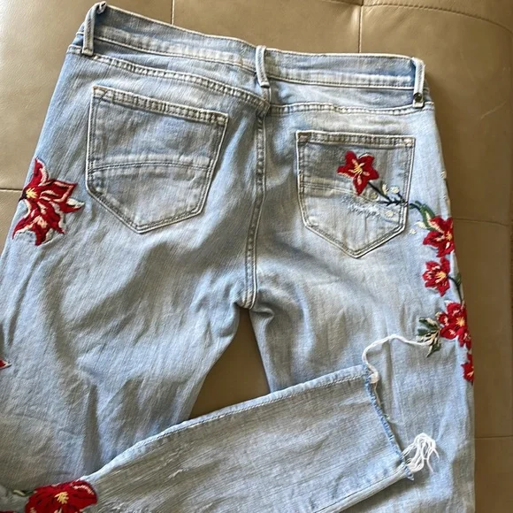 Driftwood Beau distressed denim - Picture 6 of 6